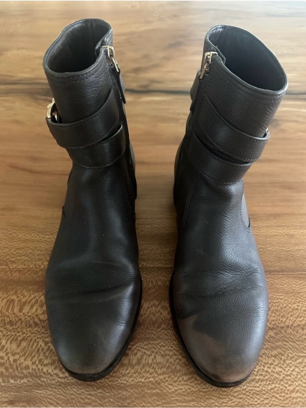 Tory Burch Gemini Brown Leather Ankle Booties Gold Logo Buckle | Size: 8.5 - Picture 3 of 6